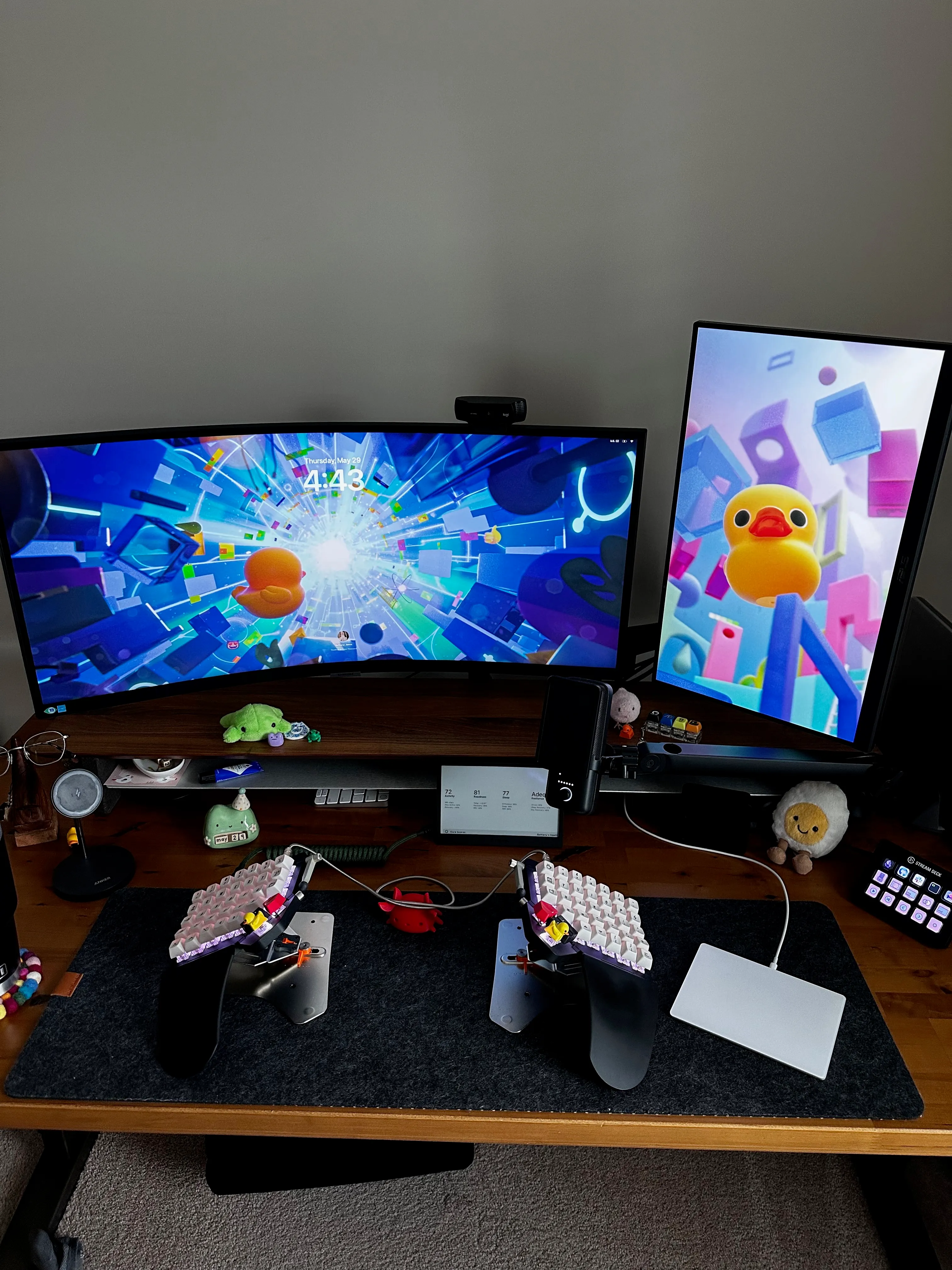 Desk setup with Moonlander